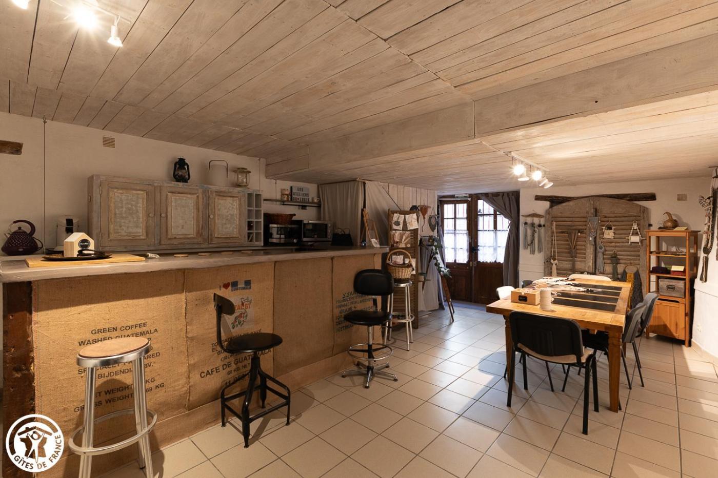 Le Logis D'Hestia Apartment Billom Exterior photo