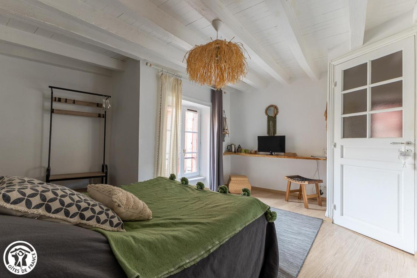 Le Logis D'Hestia Apartment Billom Exterior photo